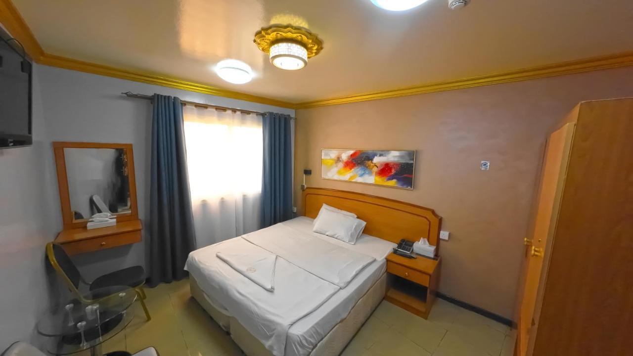 Maaeen Hotel ดูไบ ภายนอก รูปภาพ