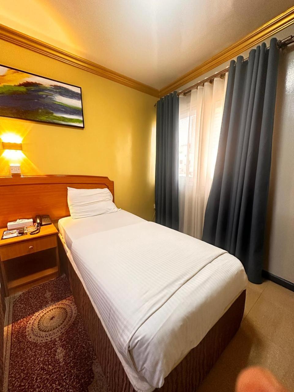 Maaeen Hotel ดูไบ ภายนอก รูปภาพ